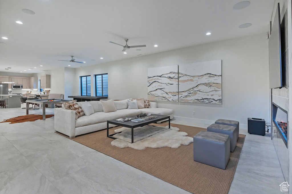 2222 E WALKER LN Holladay, UT 84117