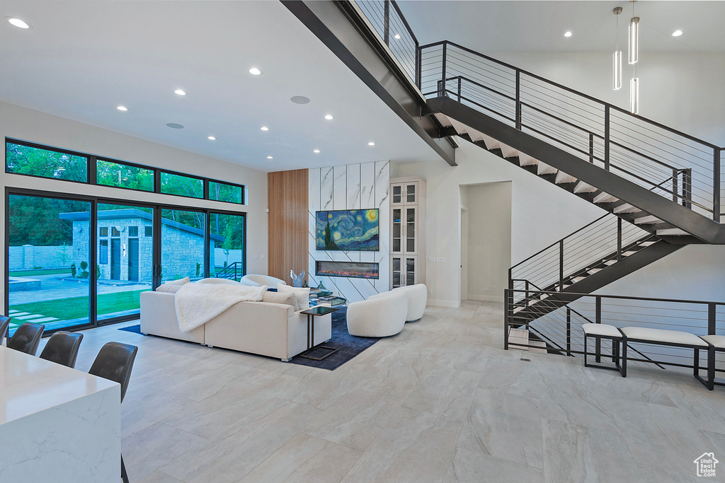 2222 E WALKER LN Holladay, UT 84117