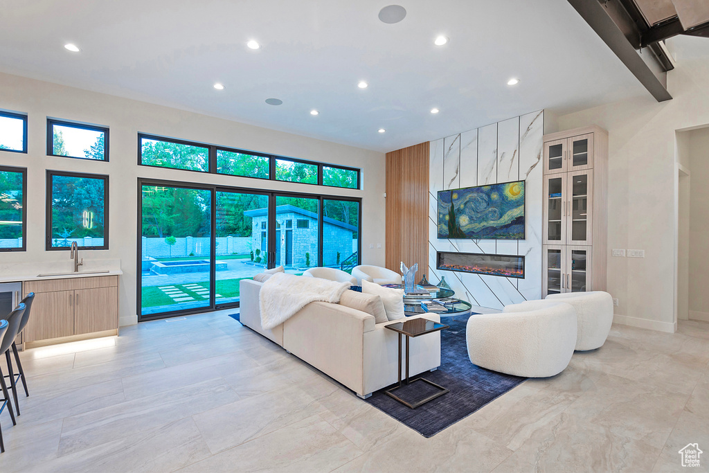 2222 E WALKER LN Holladay, UT 84117