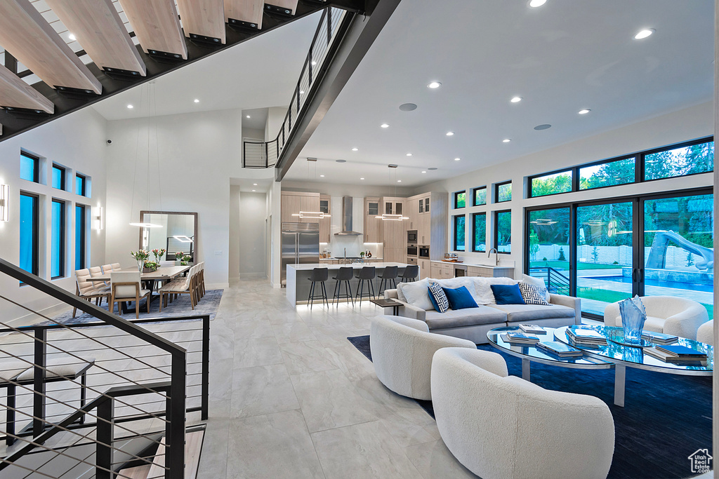 2222 E WALKER LN Holladay, UT 84117