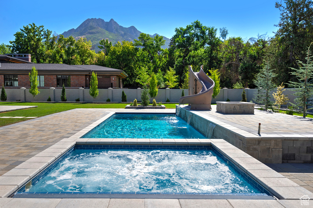 2222 E WALKER LN Holladay, UT 84117