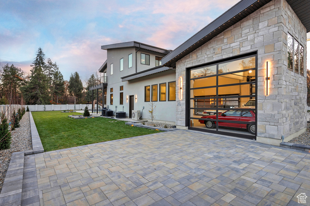 2222 E WALKER LN Holladay, UT 84117