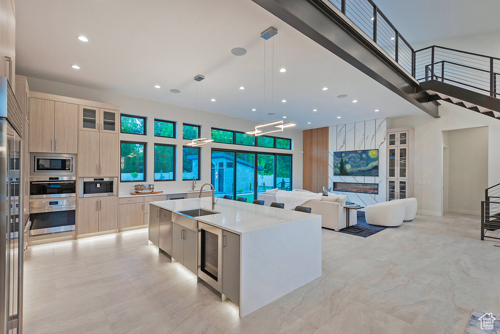 2222 E WALKER LN Holladay, UT 84117
