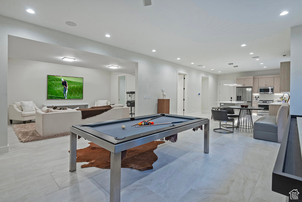 2222 E WALKER LN Holladay, UT 84117
