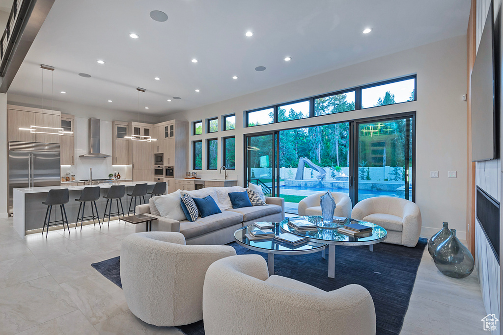 2222 E WALKER LN Holladay, UT 84117