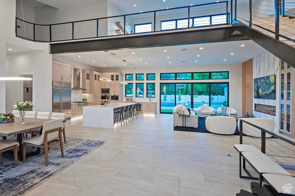 2222 E WALKER LN Holladay, UT 84117