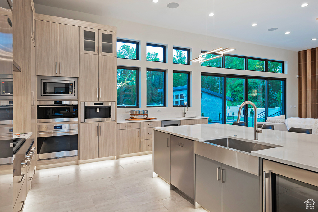 2222 E WALKER LN Holladay, UT 84117