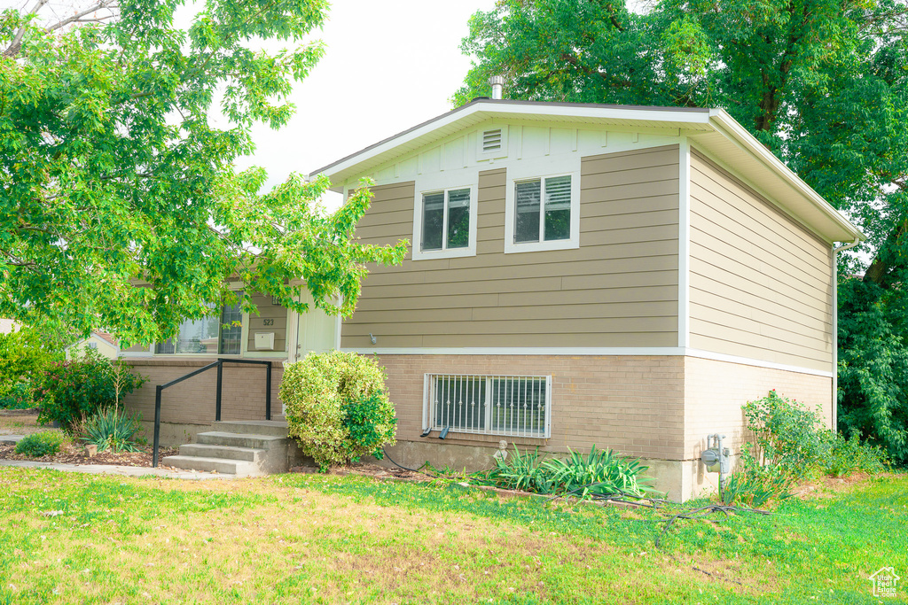 523 W LOYAL DR Murray, UT 84123