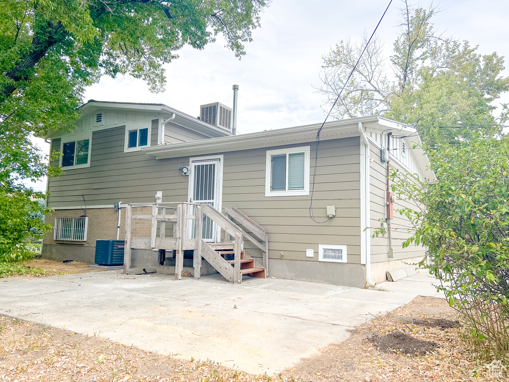 523 W LOYAL DR Murray, UT 84123