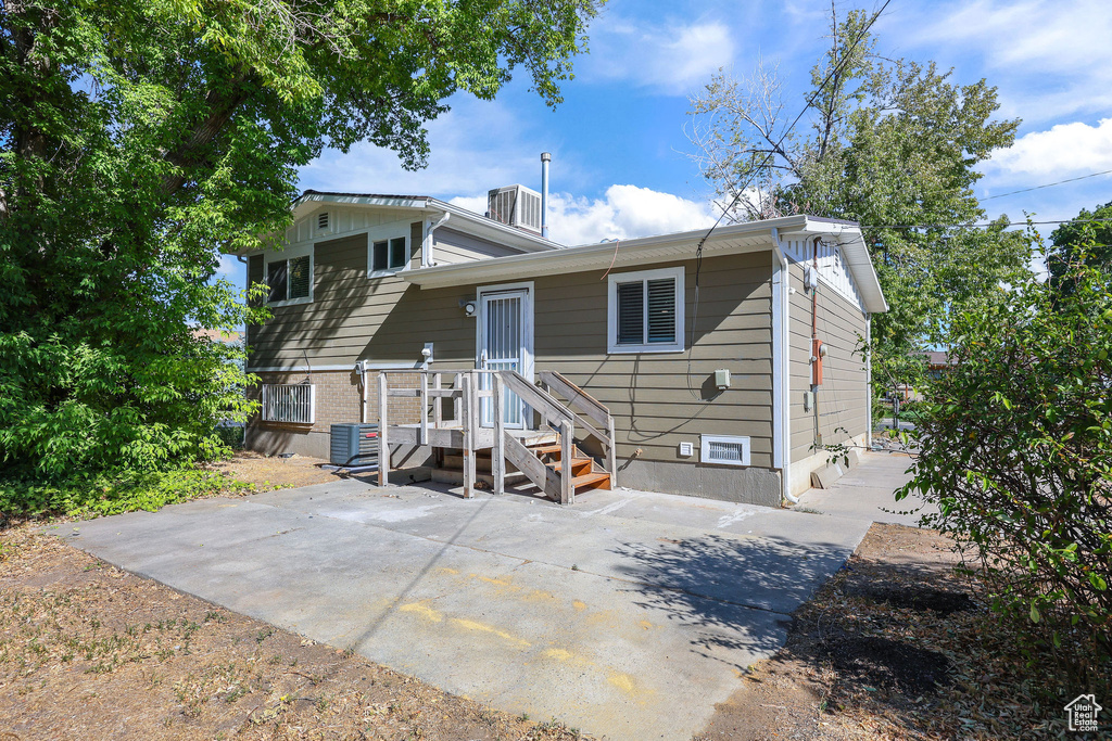 523 W LOYAL DR Murray, UT 84123