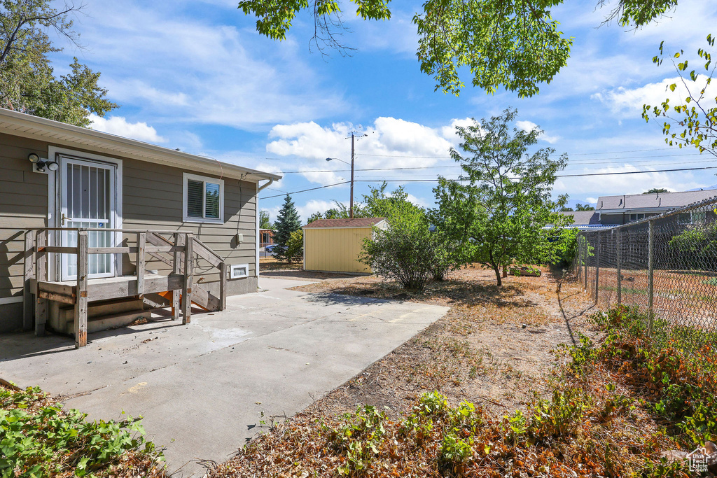 523 W LOYAL DR Murray, UT 84123