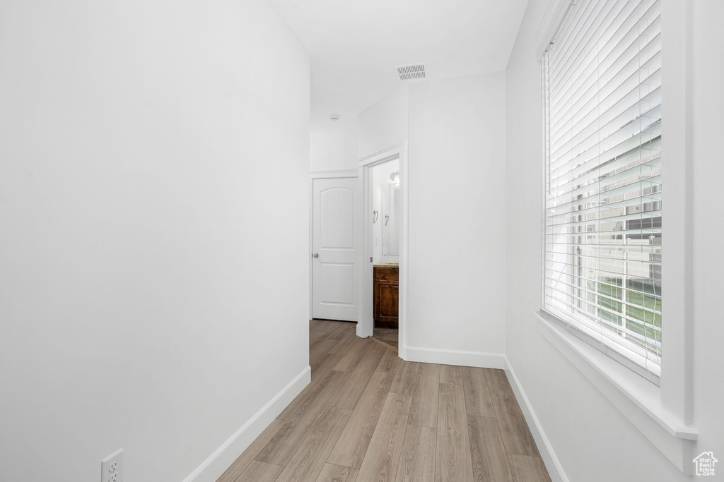 Photo 5 for MLS #2105310 at 1227 N Baycrest Dr