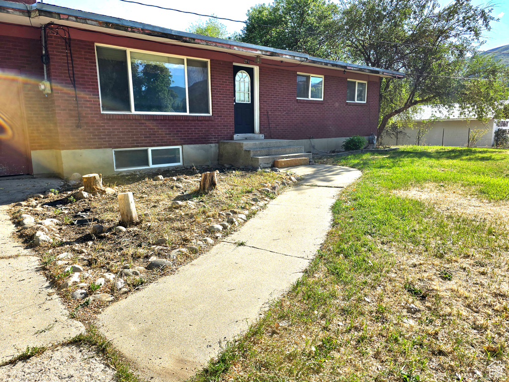 Photo 35 for MLS #2105314 at 271 W Main St