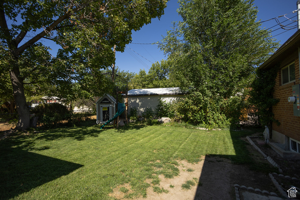 Photo 26 for MLS #2105315 at 829 E Zenith Ave