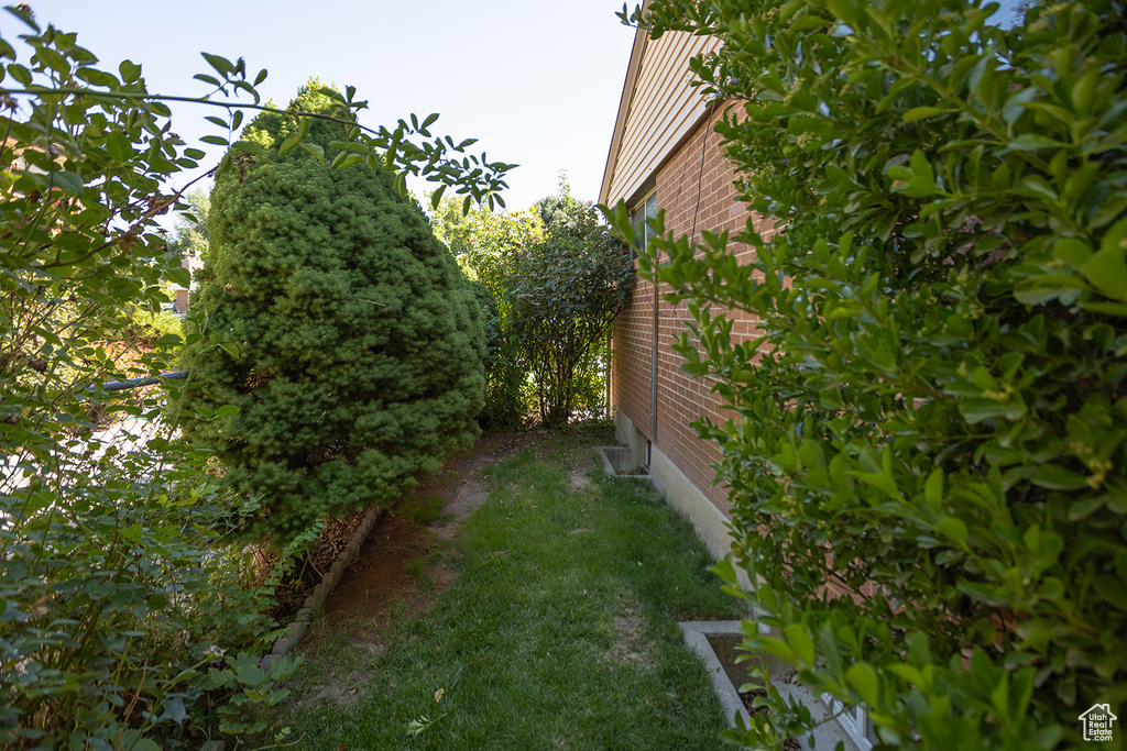 Photo 27 for MLS #2105315 at 829 E Zenith Ave