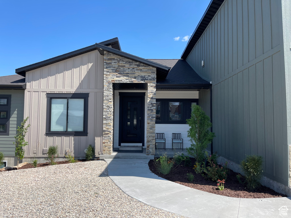 Photo 2 for MLS #2105316 at 564 S Stump Rd