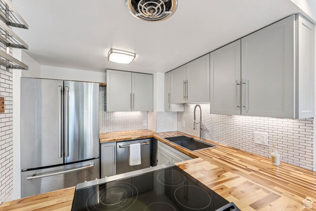 Photo 8 for MLS #2105369 at 40 Spaulding Ct