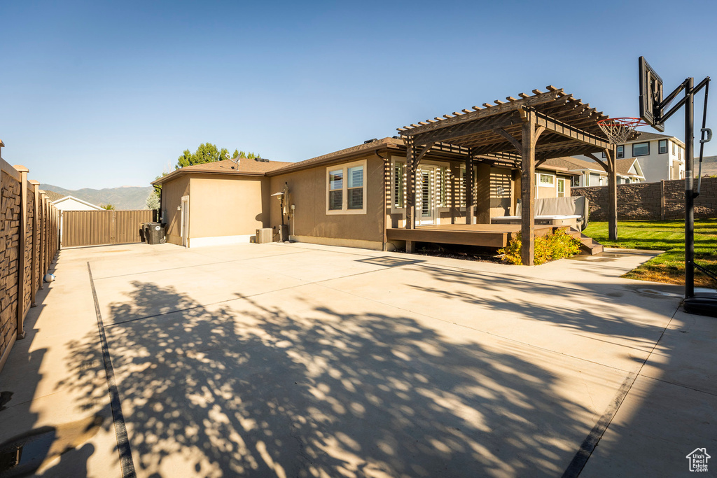 Photo 18 for MLS #2105396 at 738 N Rolling Hills Dr