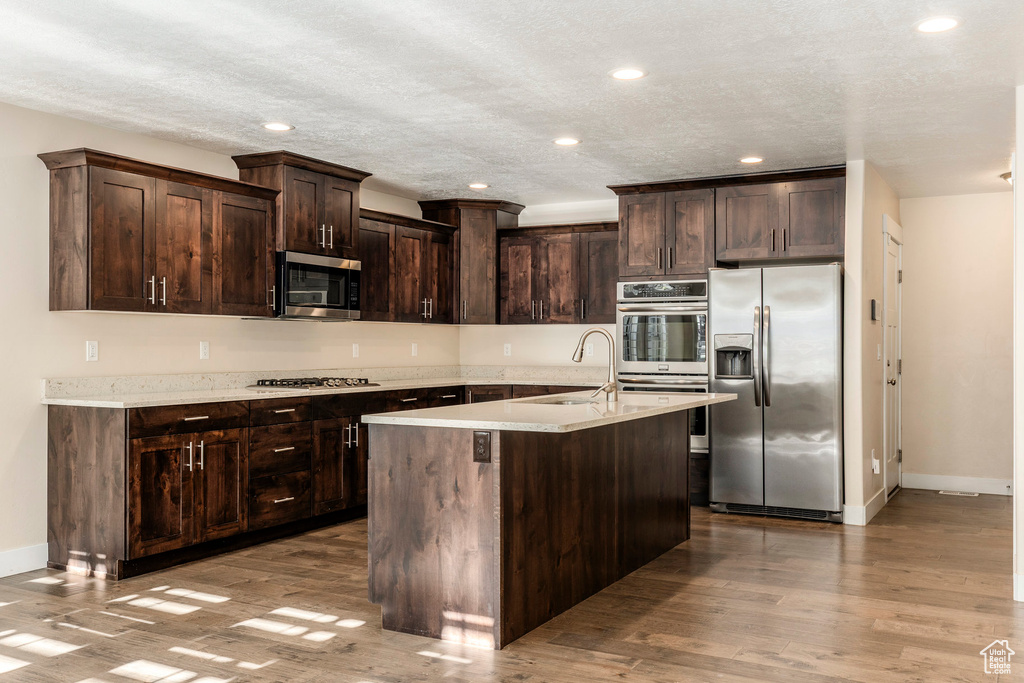 Photo 14 for MLS #2105396 at 738 N Rolling Hills Dr