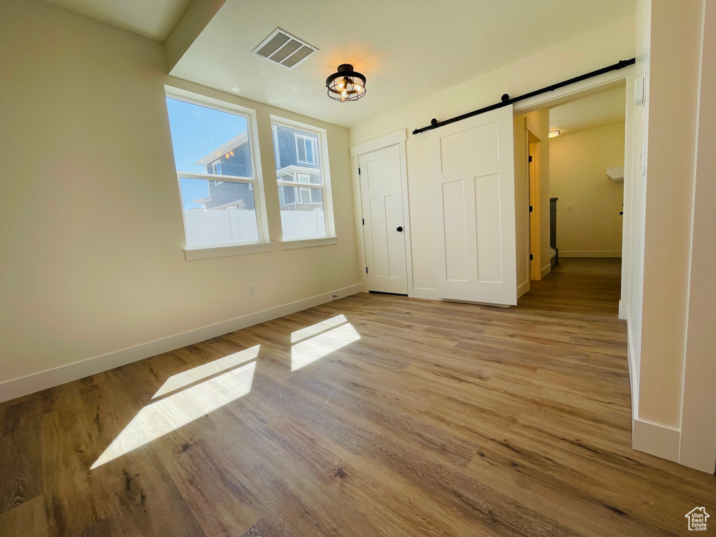 Photo 11 for MLS #2105438 at 845 S Greenway Dr