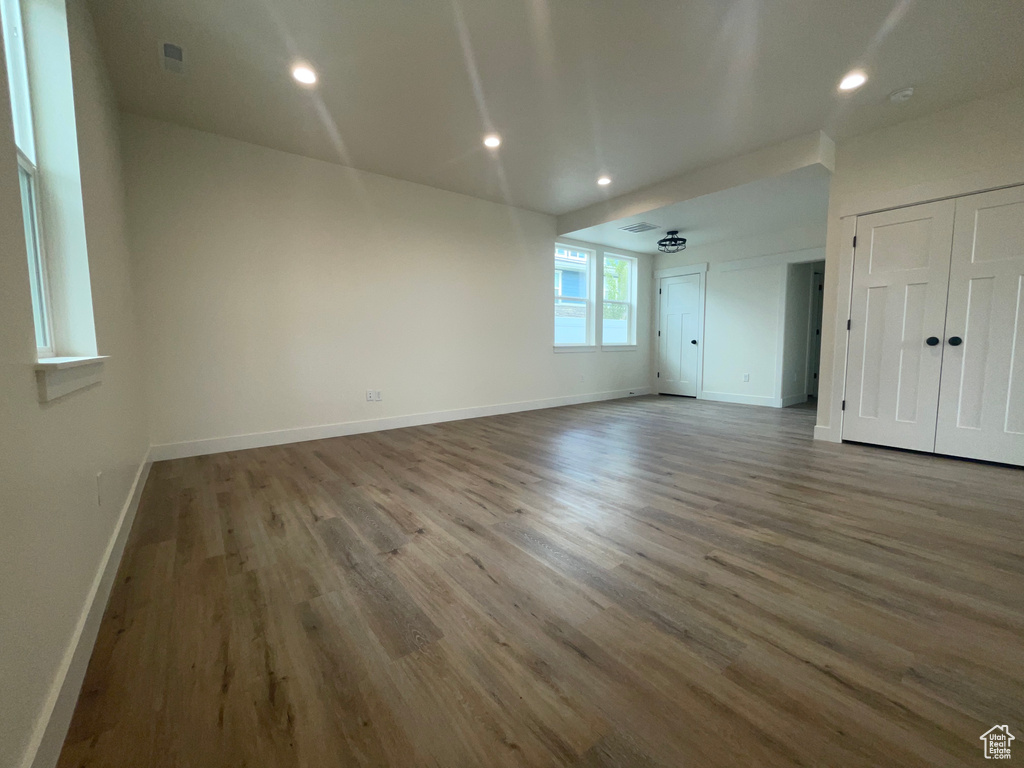 Photo 10 for MLS #2105438 at 845 S Greenway Dr