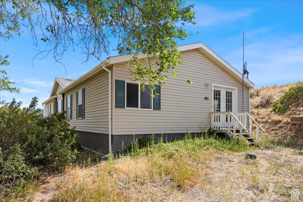 Photo 3 for MLS #2105447 at 421 W Larson Rd