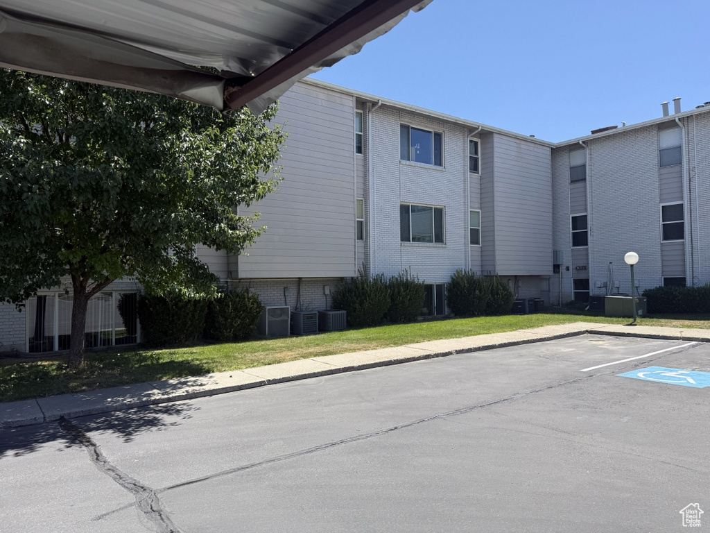 Photo 2 for MLS #2105474 at 1860 W 500 North #20