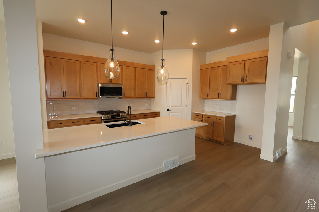 7184 S SAGE RUN RD West Jordan, UT 84081