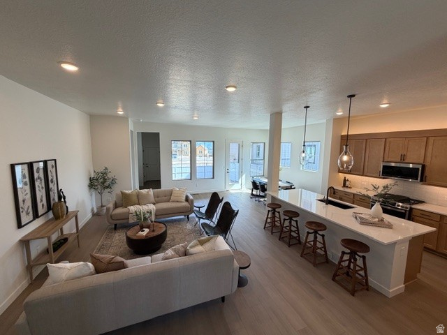 7184 S SAGE RUN RD West Jordan, UT 84081