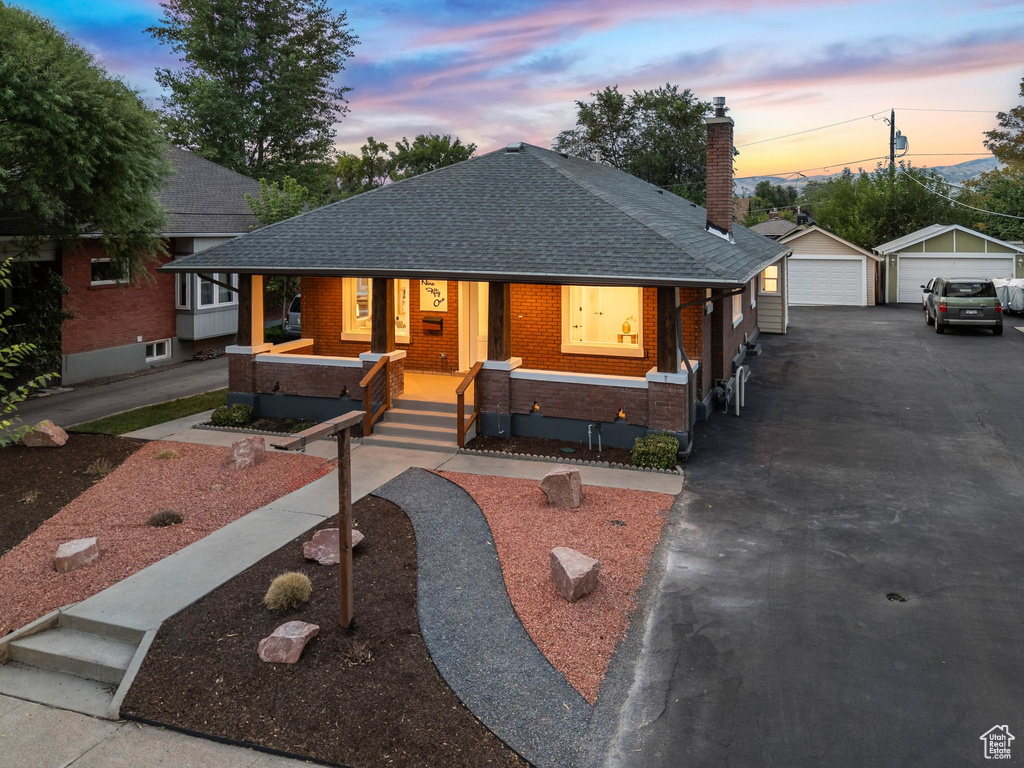 Photo 5 for MLS #2105511 at 951 E Wilson Ave