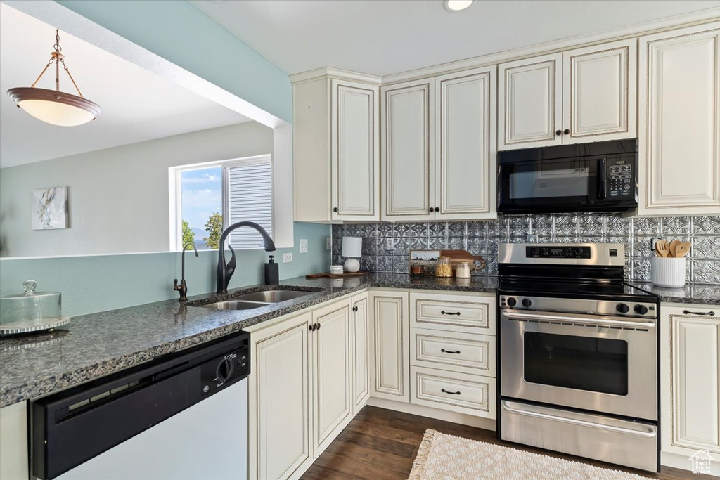 Photo 3 for MLS #2105517 at 14348 S Dreamfield Dr