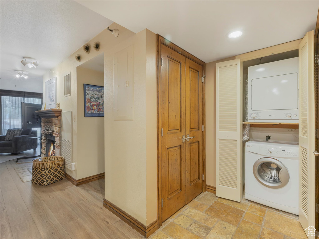 Photo 5 for MLS #2105540 at 1485 Empire Ave #218