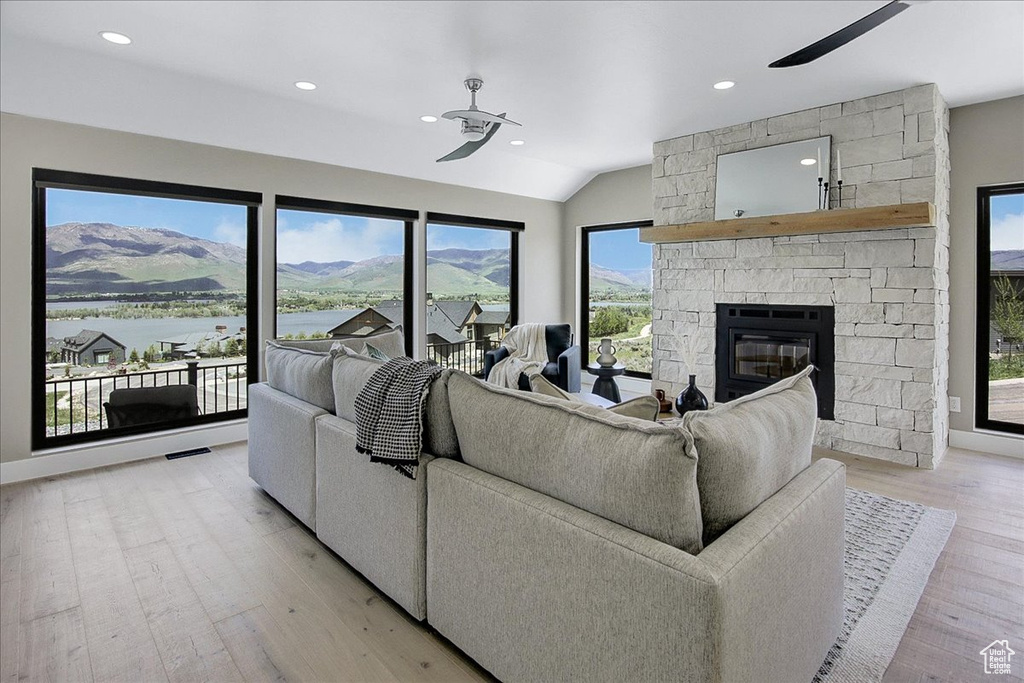 Photo 7 for MLS #2105552 at 997 S Quail Ln