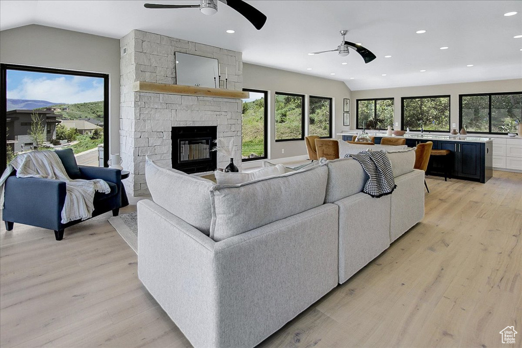 Photo 4 for MLS #2105552 at 997 S Quail Ln