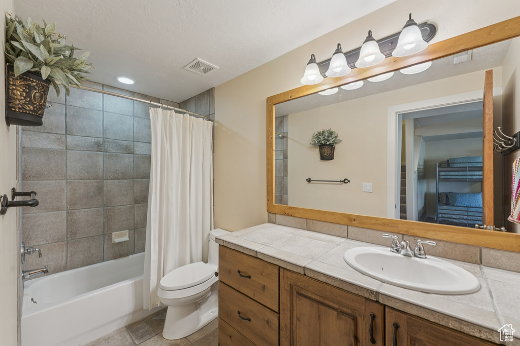 Photo 35 for MLS #2105577 at 1945 Paddington Dr