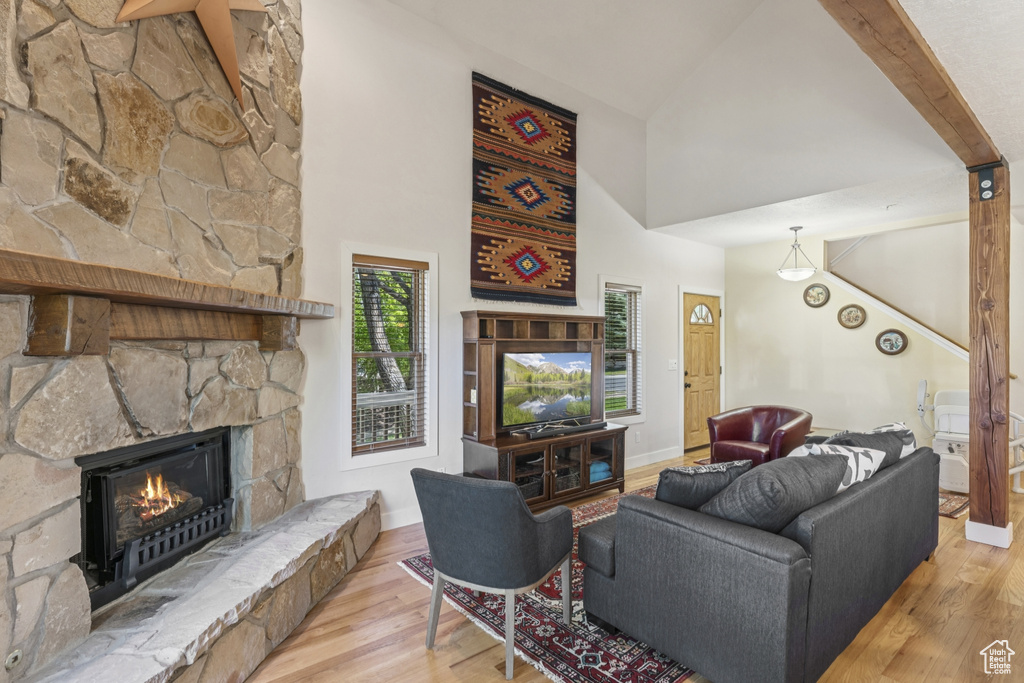 Photo 12 for MLS #2105577 at 1945 Paddington Dr