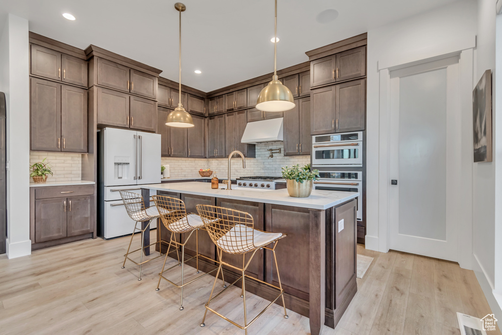 Photo 11 for MLS #2105588 at 1701 W Oakridge Cir