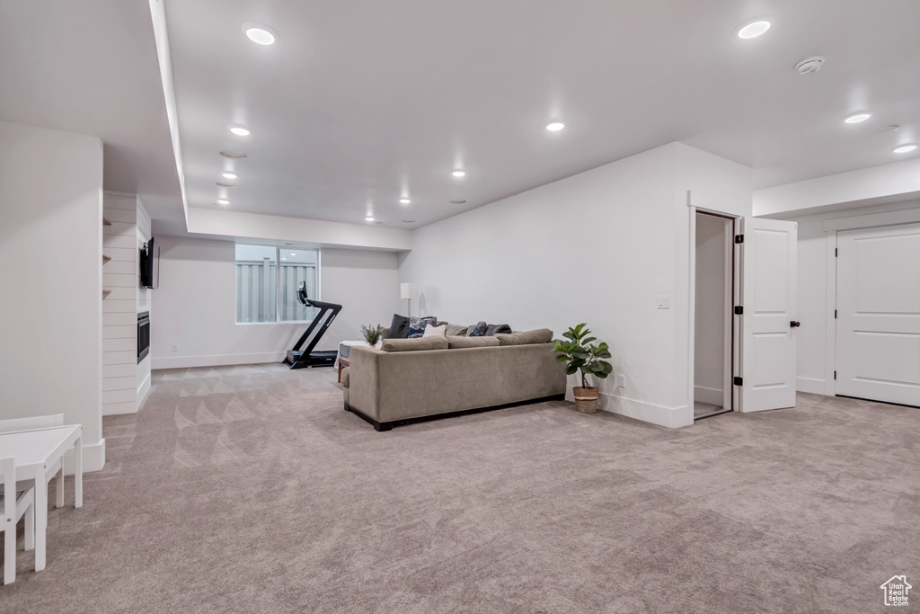 Photo 34 for MLS #2105588 at 1701 W Oakridge Cir