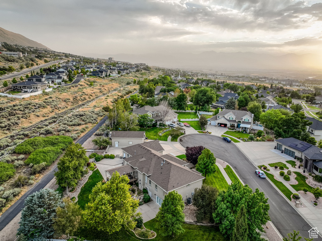 758 E POINT HILLS CV Draper, UT 84020