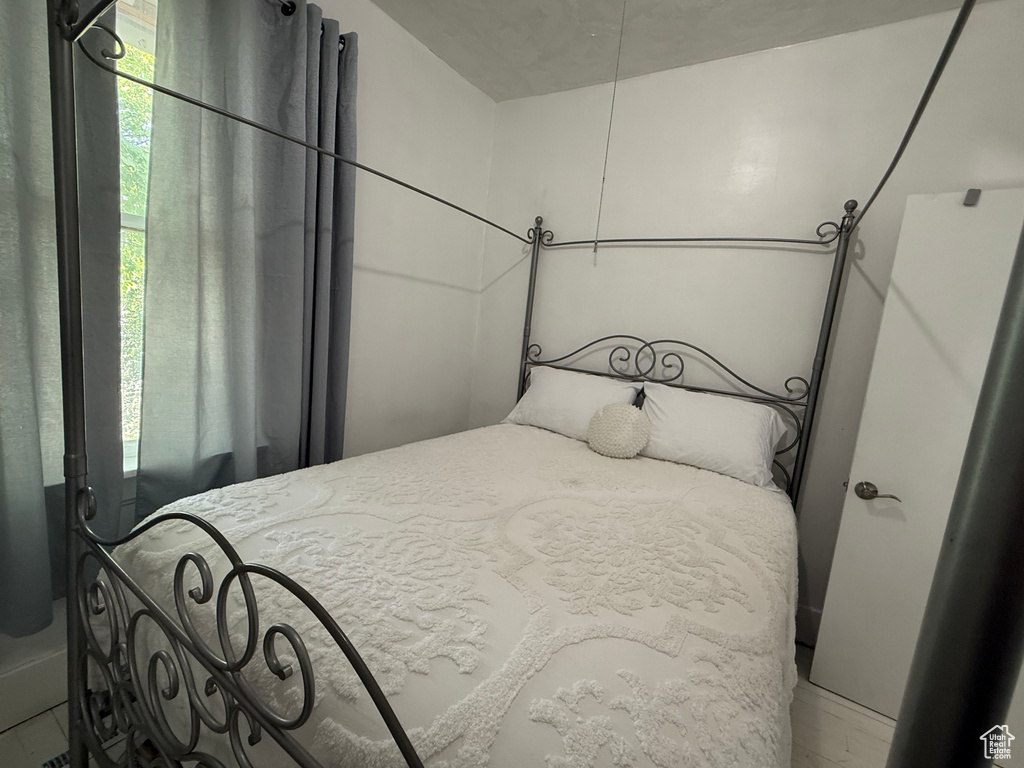 Photo 4 for MLS #2105615 at 322 N 400 West