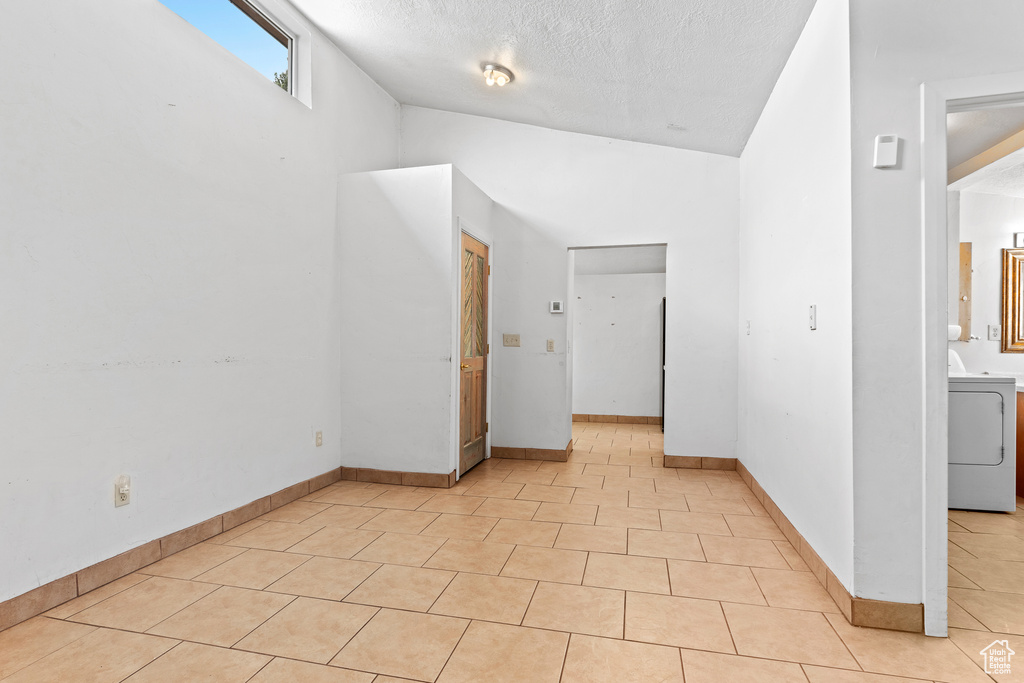 Photo 15 for MLS #2105619 at 1514 N Rome Way