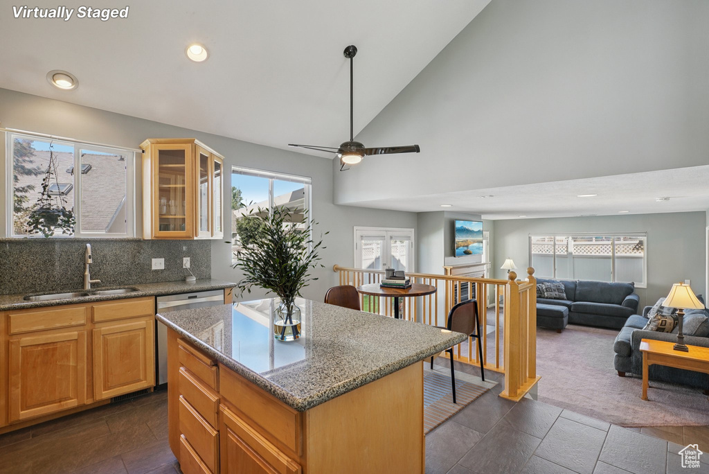 579 E VILLAGER LN Midvale, UT 84047