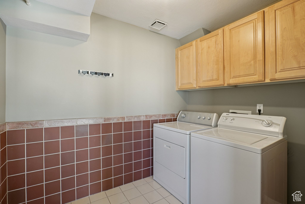 579 E VILLAGER LN Midvale, UT 84047