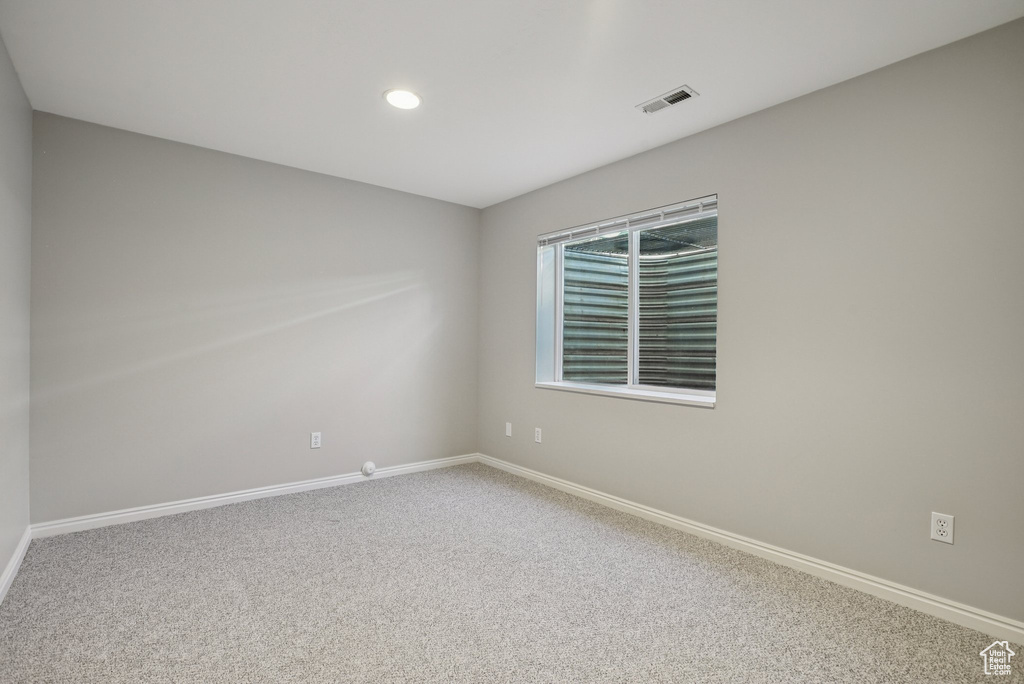 579 E VILLAGER LN Midvale, UT 84047