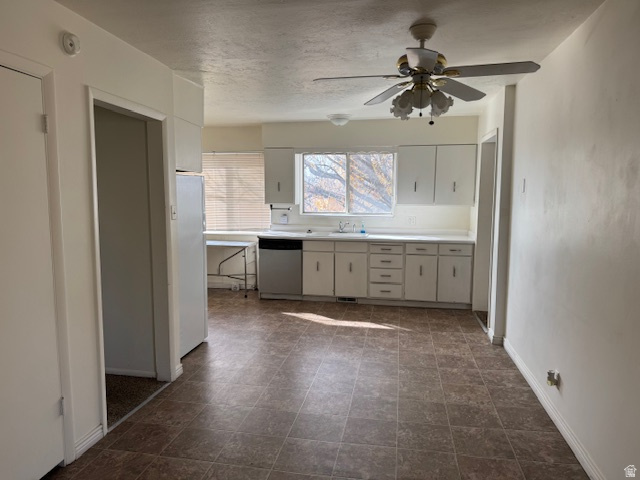 4600 S CREEKVIEW DR Murray, UT 84107