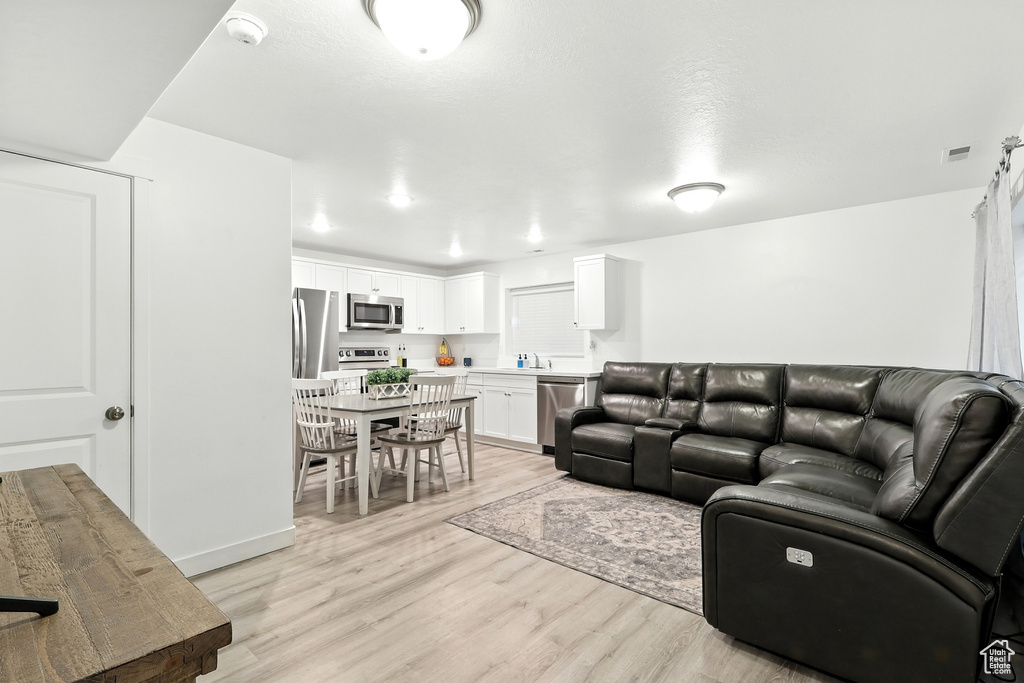 630 S PLUM CREEK LN Ogden, UT 84404