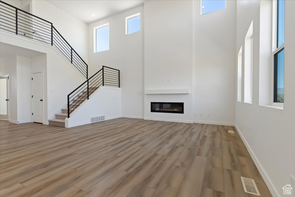 Photo 9 for MLS #2105764 at 1612 E Livi Ln #3