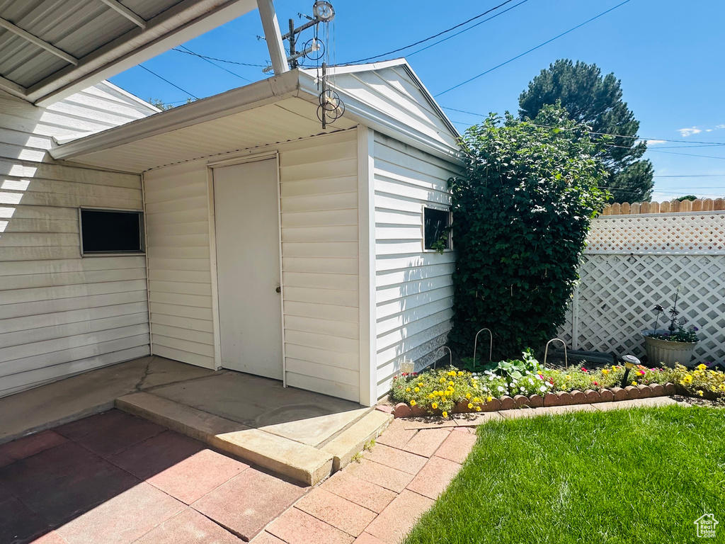 437 W CORNELL DR Midvale, UT 84047