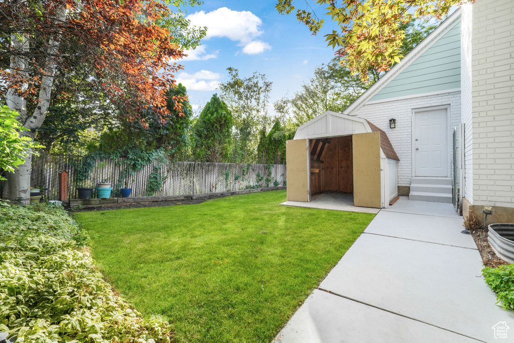 8965 S QUAIL RUN DR Sandy, UT 84093