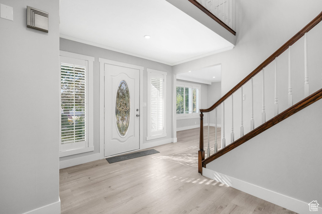 8965 S QUAIL RUN DR Sandy, UT 84093